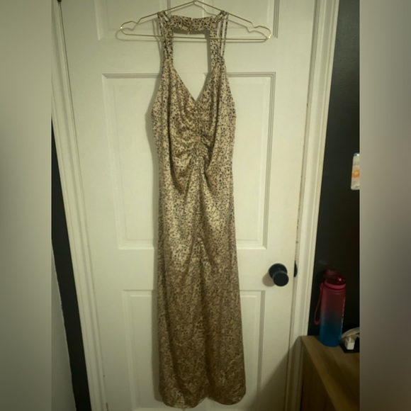 Beige patterned dress - Picture 1 of 2